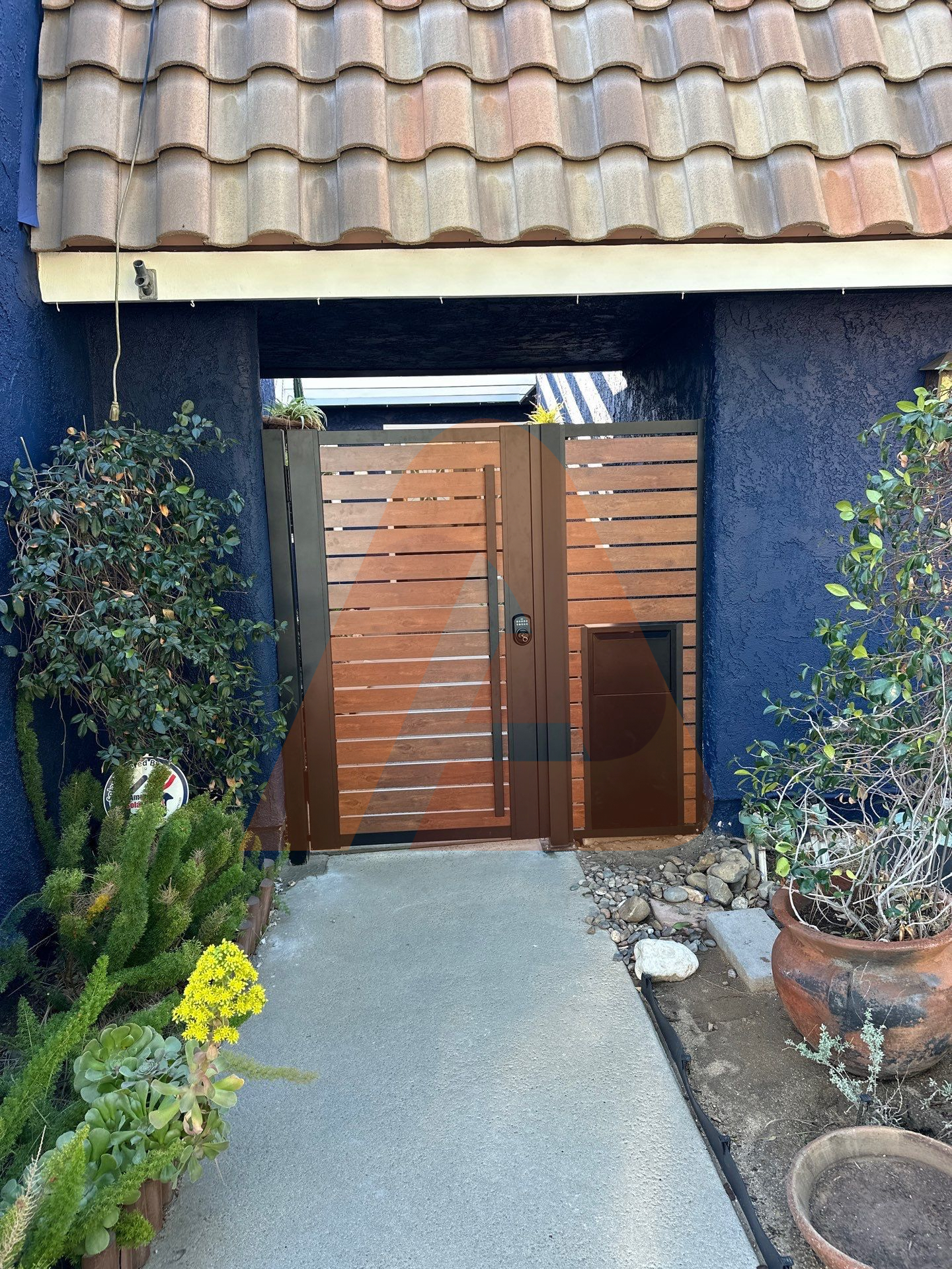 ALU40 6.3 woodgrain contractor line aluminum fence system