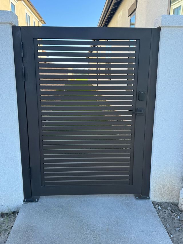 ALU20 Black 8 by 8 Universal DIY horizontal aluminum pedestrian gate