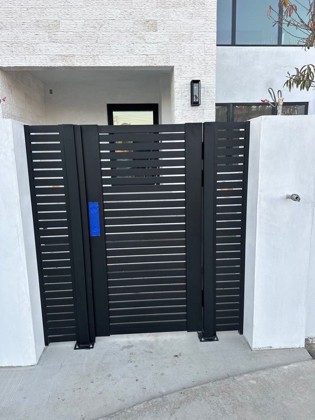 Reinforced Hinge Support - ALU60 T&G Universal DIY 4x6 gate
