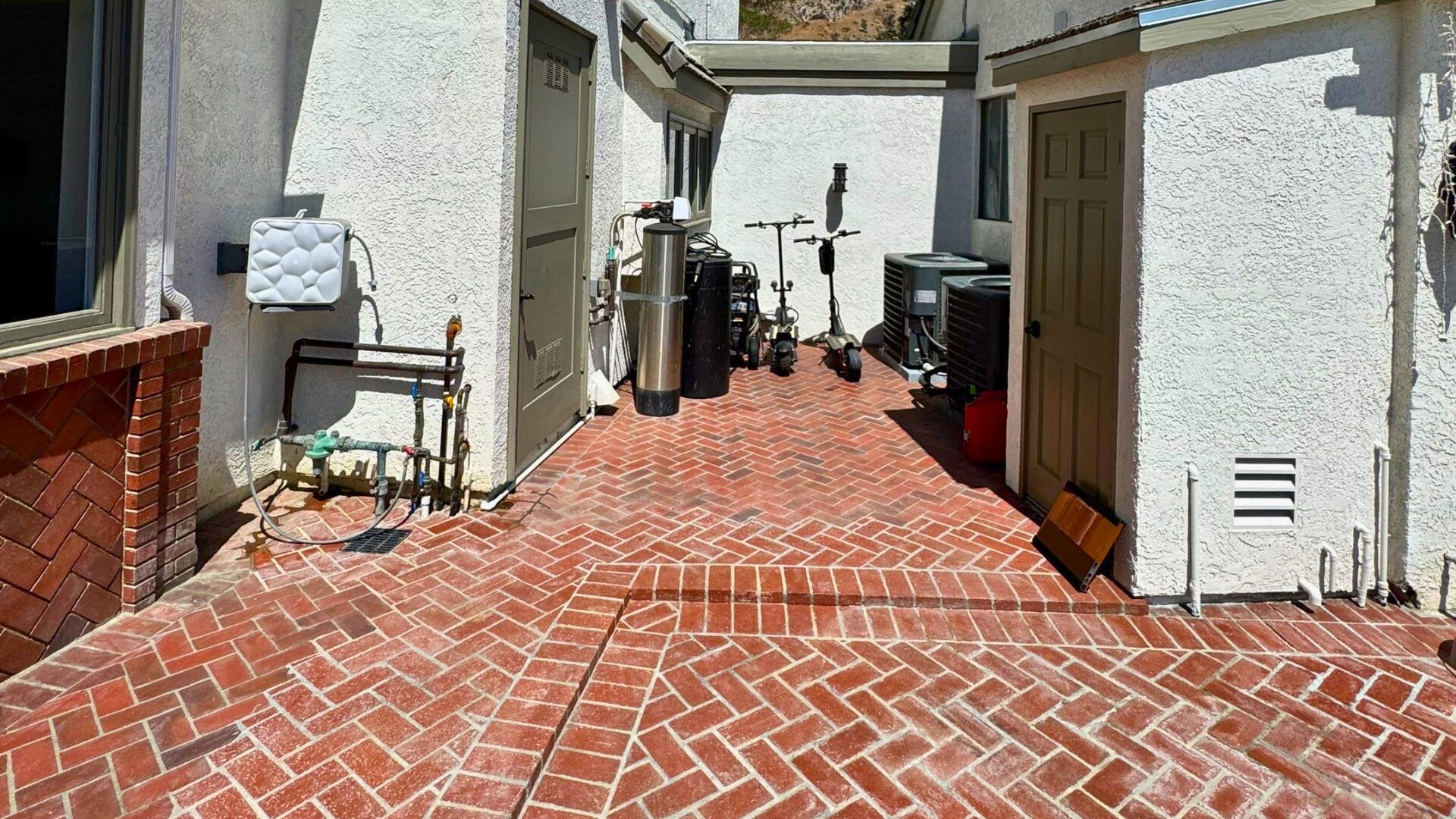 Before old side gate