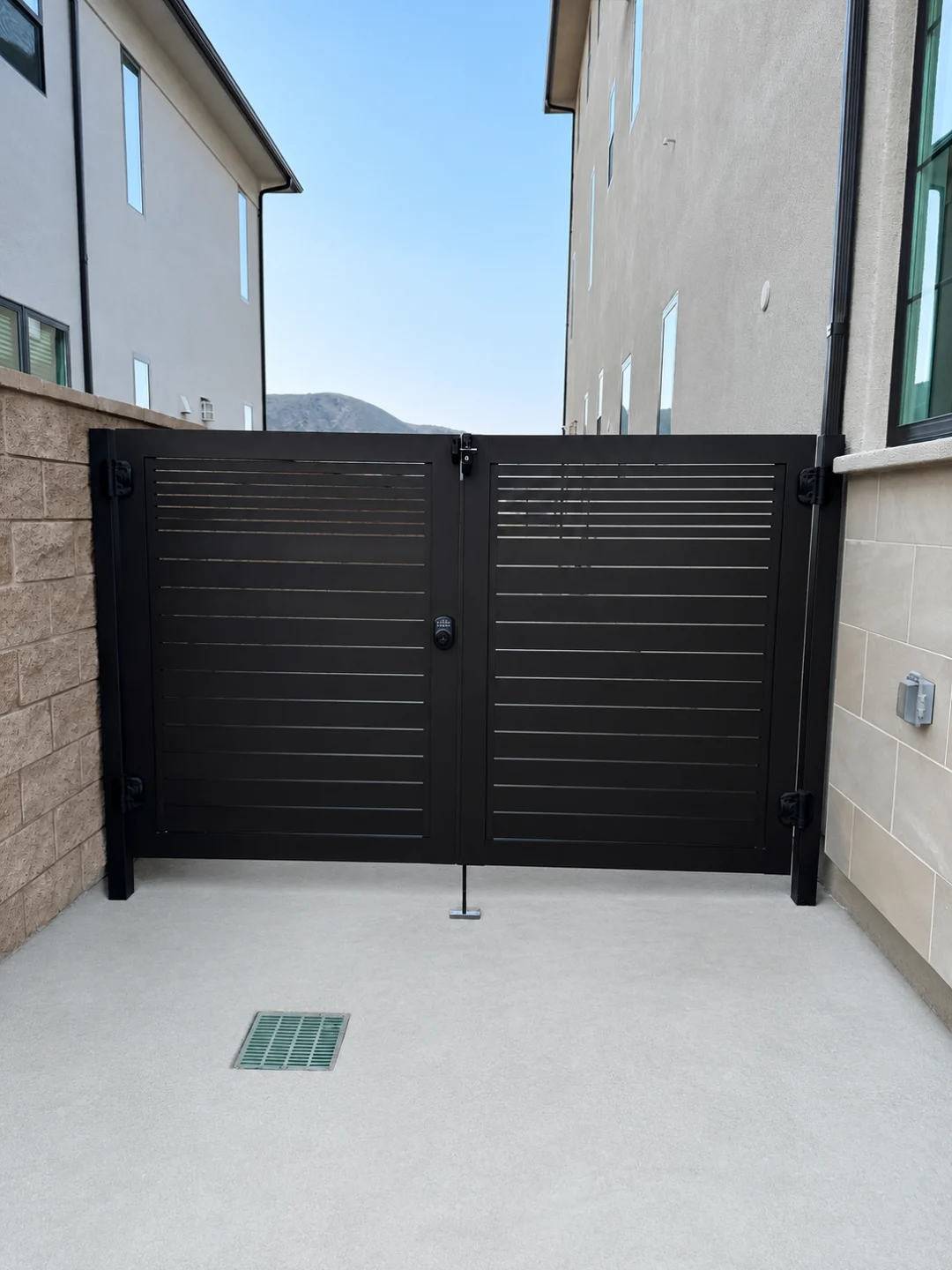 Modern powder-coated aluminum entrance gate