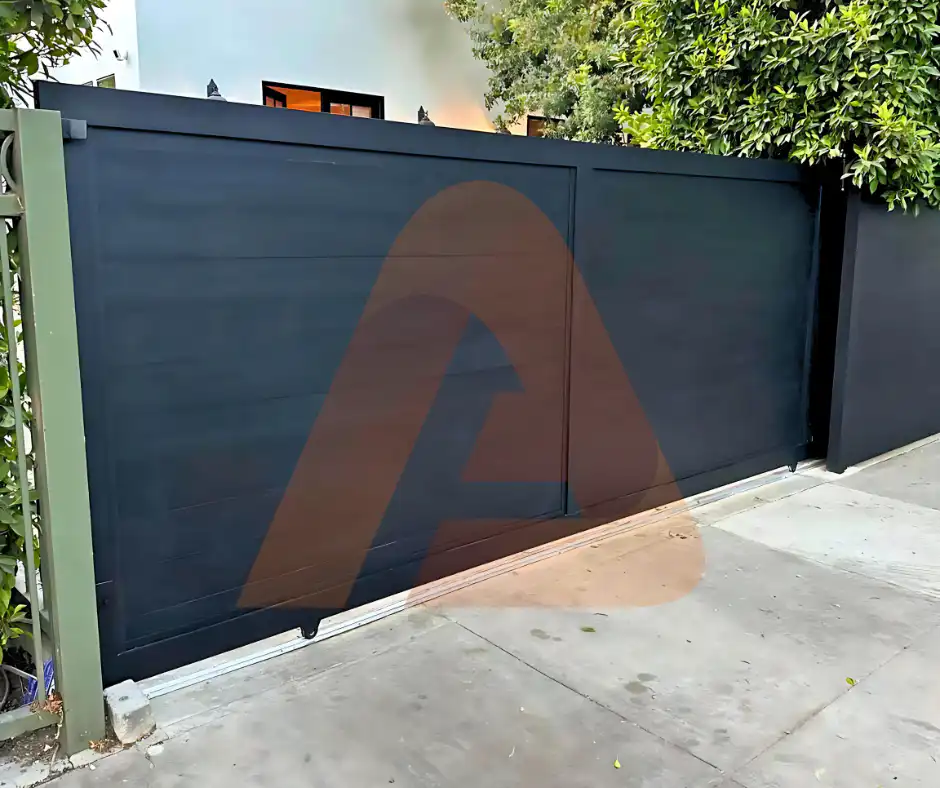 Installation and Support from Local Coastal Hardware Specialists | Premium Gate Hardware for Coastal Homes in Orange County | Aluglobusfence.com