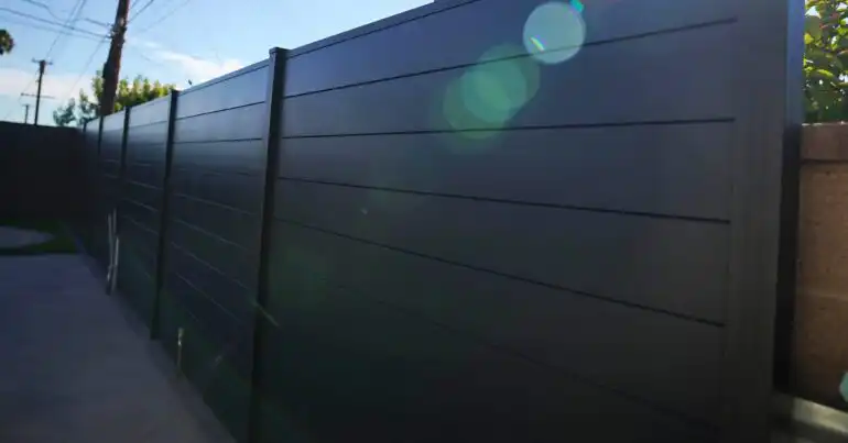 What Is a 6 ft Panel Fence?