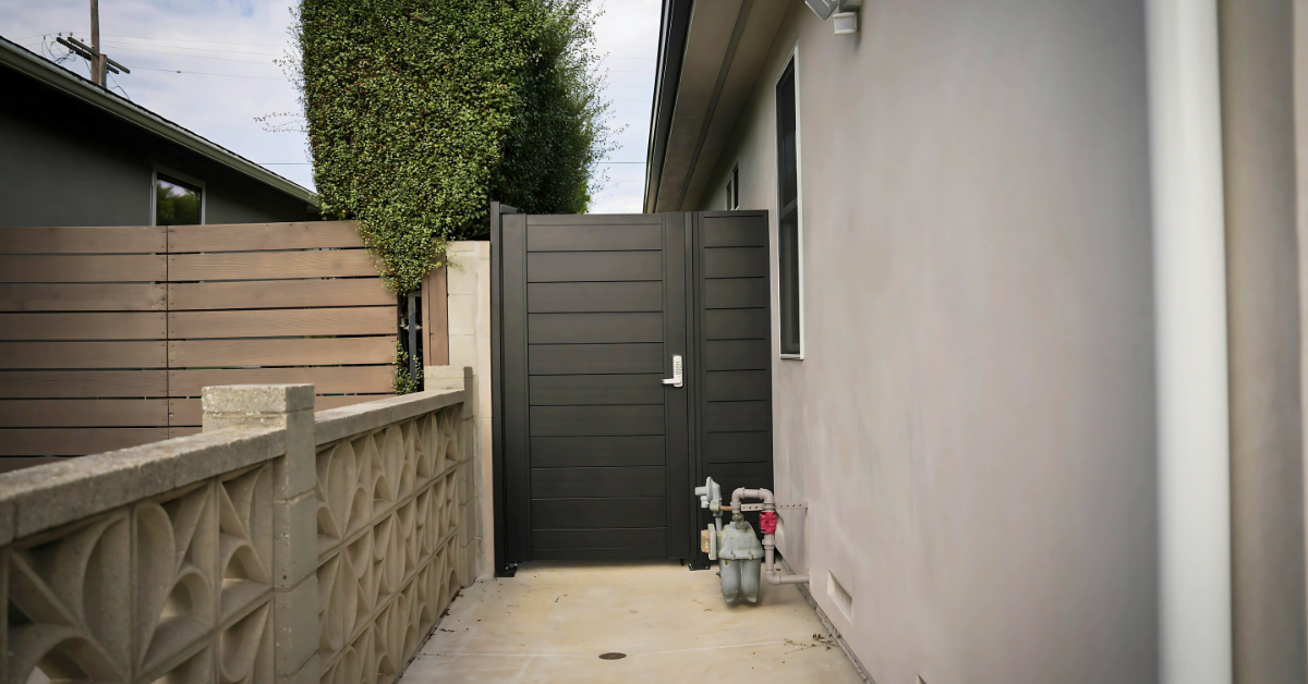 Aluminum Gate Frames: Complete Guide to Heavy-Duty, Swing, Sliding, Privacy & Automated Gates